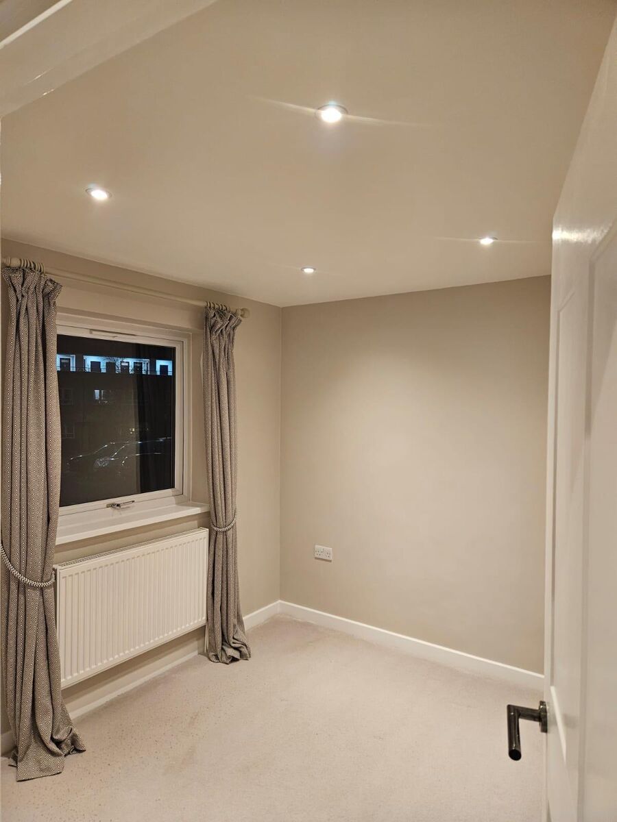 painter and decorator near me Hackney